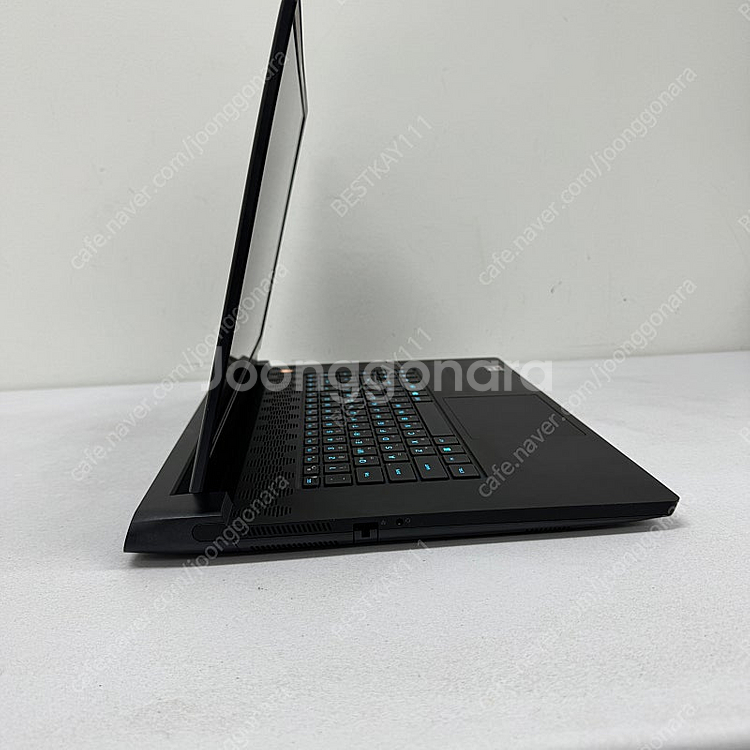 에일리언웨어 게이밍 노트북 팝니다 m17 r5 amd--5