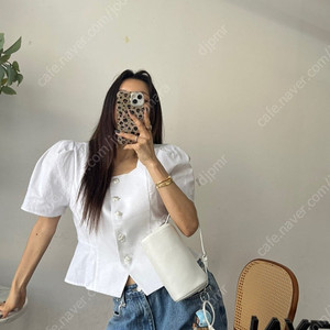 플라워 단추 블라우스(새상품) 벨201 드하우 러브미우 러브바니 제이핏 더핀 요니핏 파미아베크 엔티크제이 진바니