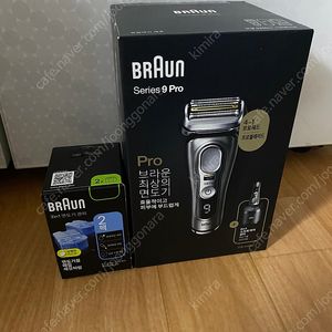 (새상품 가격내림 21만원에 싸게 팔아요)브라운 면도기 PRO 시리즈9 (9465cc 그라파이트) + 세정액 2개포함