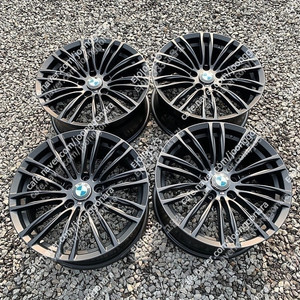 (판매)18인치 BMW 345M 유광블랙 중고휠 한대분 판매합니다