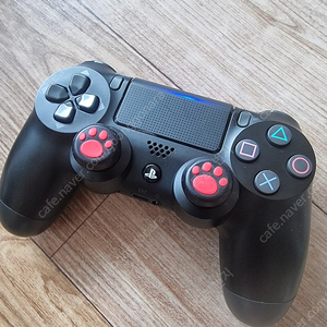 PS4 플스4용 듀얼쇼크4(CUH-ZCT2K) 제트블랙 팝니다.