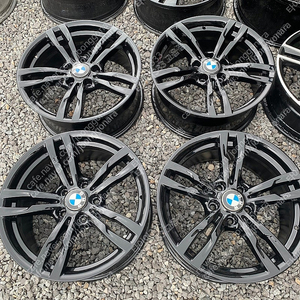 (판매)18인치 BMW 441M 유광블랙 순정휠타이어 한대분 판매합니다