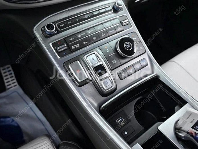 싼타페중고차 새것같은 컨디션 현대 더 뉴싼타페 하이브리드 1.6 HEV 2WD--9