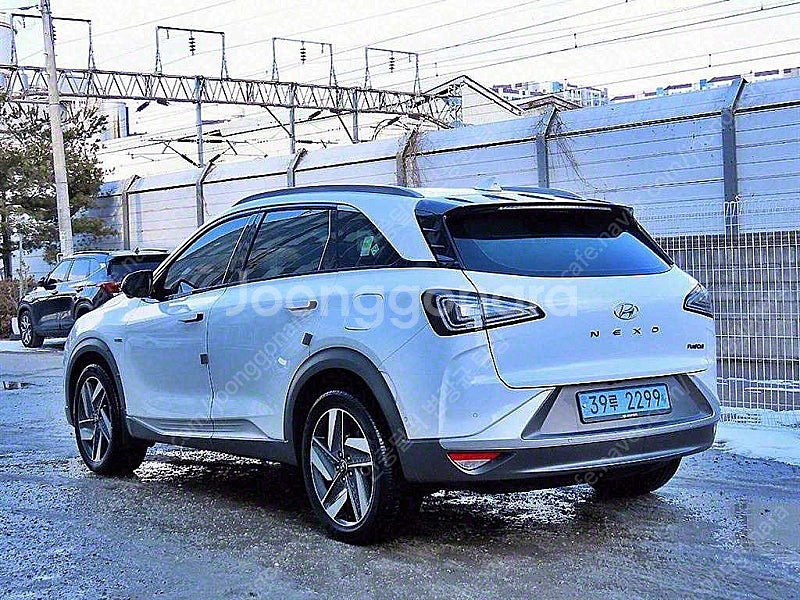 현대 넥쏘 중고 흰색 2019년식 프리미엄 법인차량 세...--4