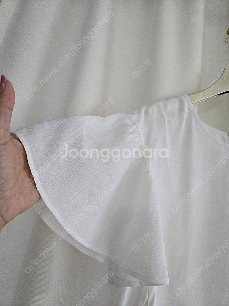 클럽모나코 블라우스 ㅡ 블랙. 화이트--7