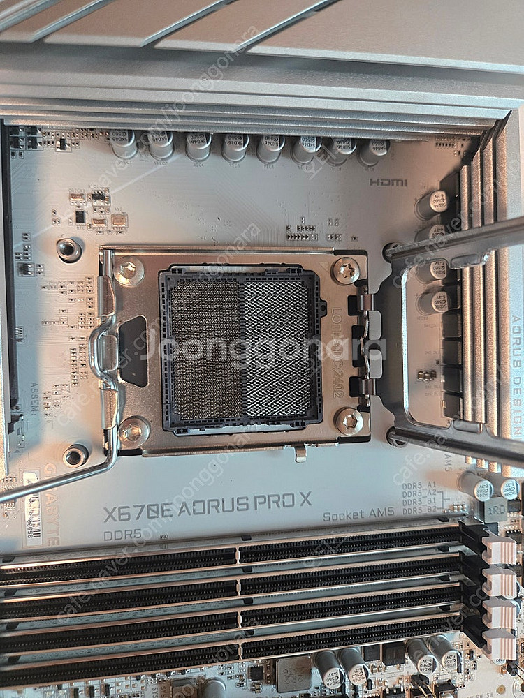 기가바이트 x670e aorus pro x 팝니다.--3
