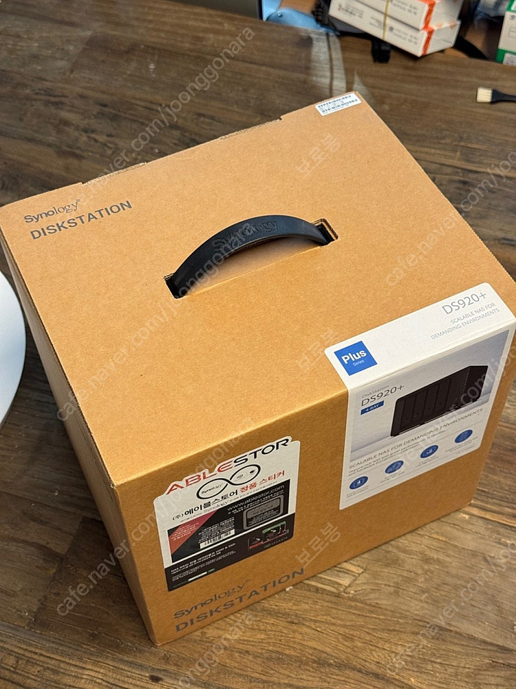 시놀로지 920+ 나스 팝니다.--1