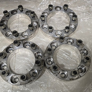 테라칸에 사용했던 30mm 허브스페이서 판매합니다.