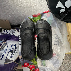 크록스 크러쉬 샌들 블랙