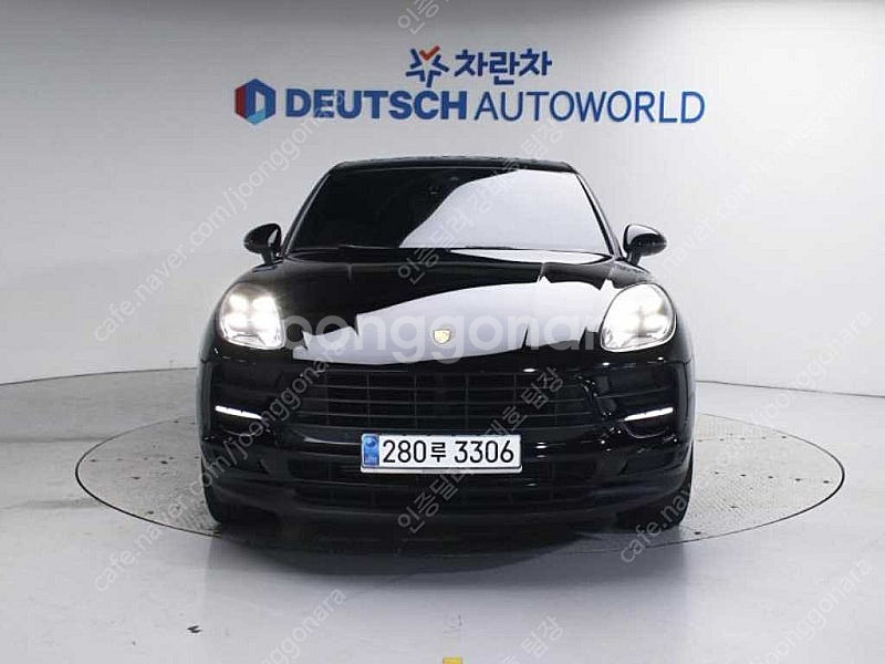 포르쉐 마칸 중고차 할부가능 검정색 2019년식 가솔린...--4