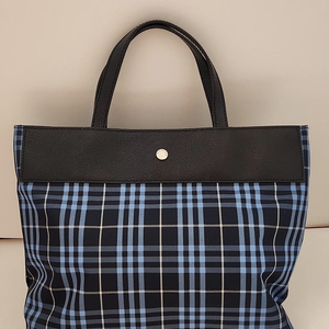 버버리 네이비 체크 토트백(정품)