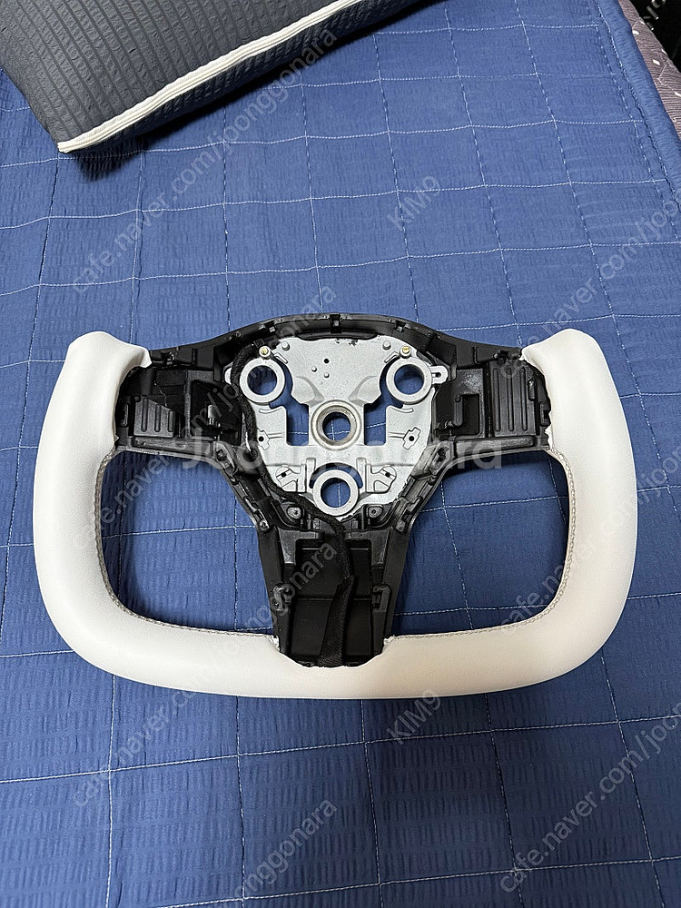 테슬라 모y rwd 350mm 요크핸들 화이트--1