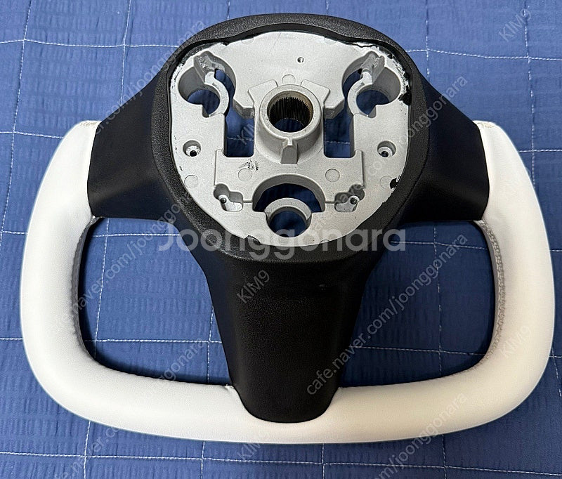 테슬라 모y rwd 350mm 요크핸들 화이트--4