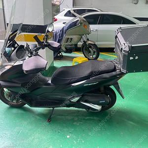 pcx125cc 22년식 배달셋팅 된 오토바이 판매합니다.