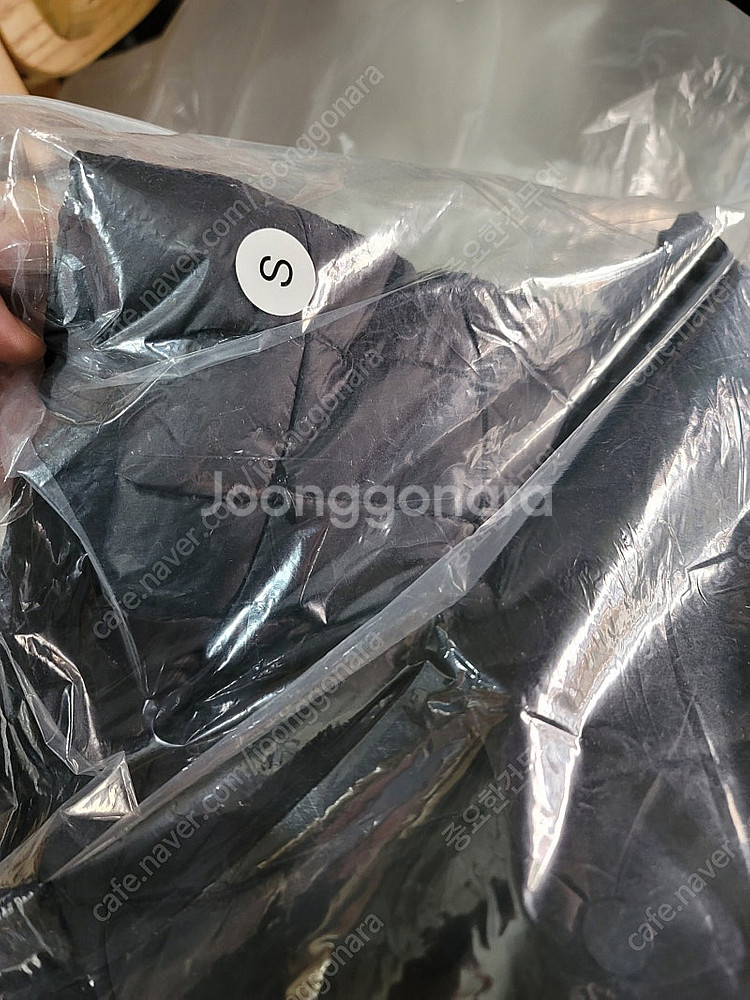 여성옷 경량롱패딩 검정색 덕다운 S사이즈 새옷임 택포가...--4