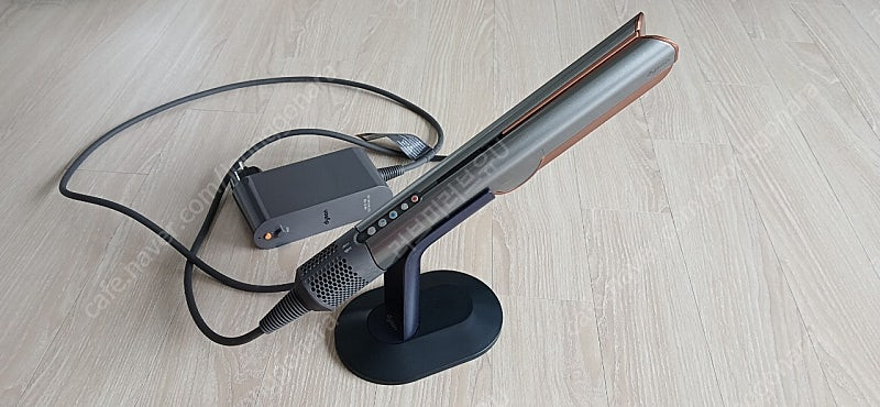 [정품] dyson 다이슨 에어스트레이트 스트레이트너 니켈코퍼 +거치대--4