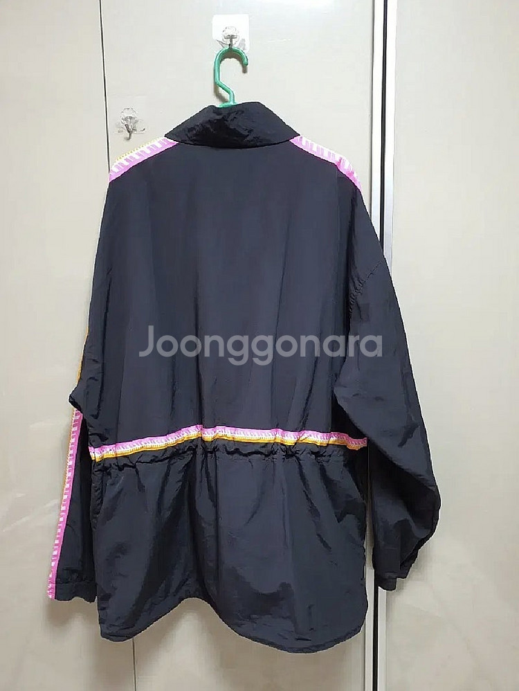 아디다스 테이프드 아노락(3XL,115)//3만원--3