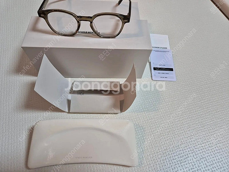 젠틀몬스터 에디a 카키팝니다.(풀세트)--0
