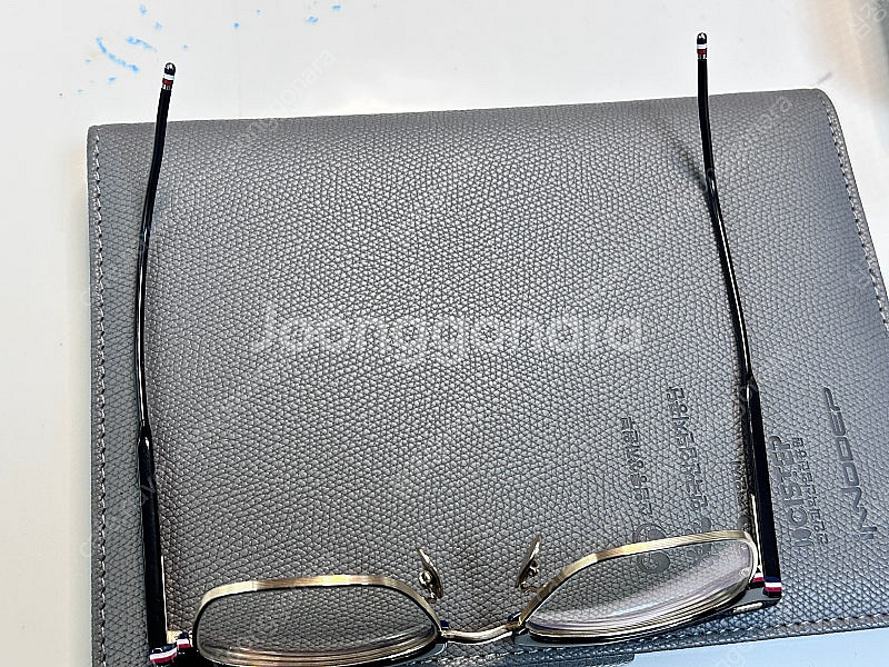 톰브라운 TB-711-A-BLK-GLD-52 하금테 정...--2