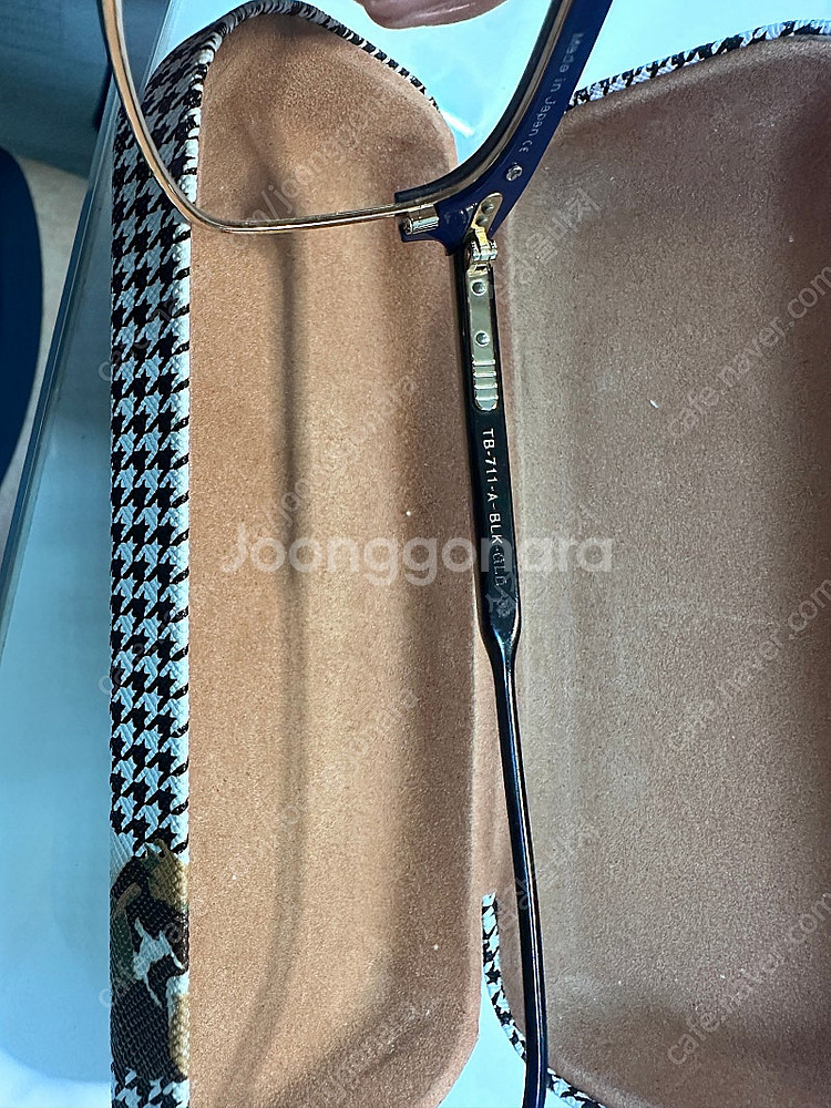 톰브라운 TB-711-A-BLK-GLD-52 하금테 정...--6