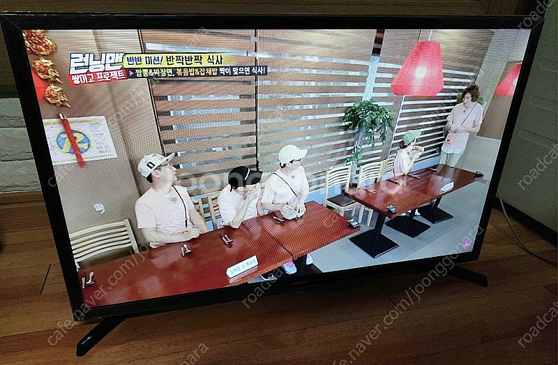 부산))) 삼성 32인치 tv 테두리 필름도 안뗌 상태...--0