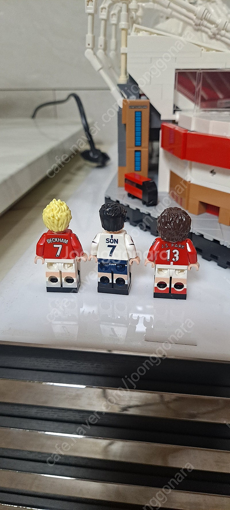 레고정품 맨체스터유나이티드경기장 완조립 아크릴장식장포함...--2