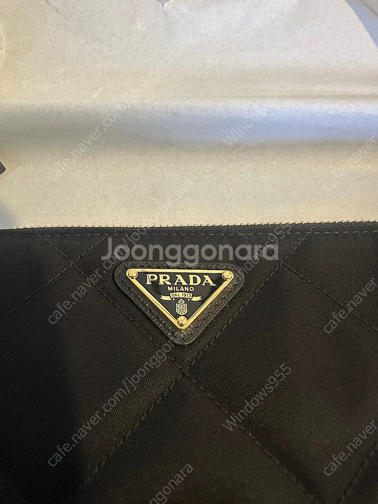 프라다 퀼팅 파우치백 금장 체인 새상품--8