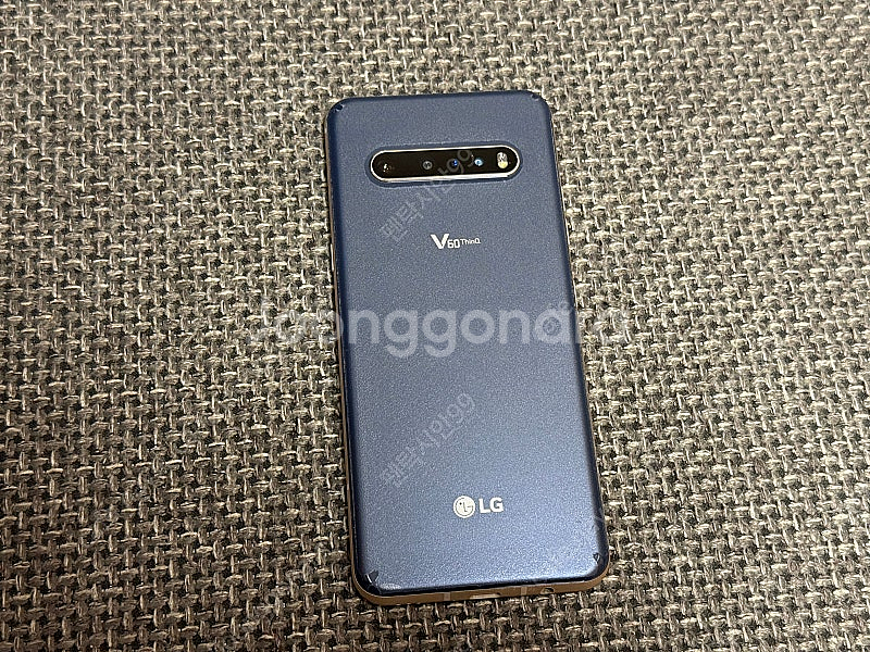 LG V60 T모바일 버전 네이비색상 판매합니다.--2