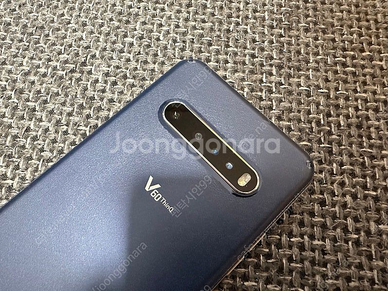LG V60 T모바일 버전 네이비색상 판매합니다.--3