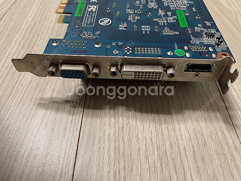 깨끗이 청소한 GTX750TI D5 2GB 싸게 판매합니다.--2