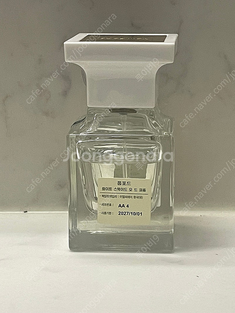 톰포드 화이트스웨이드 30ml 국문텍 팝니다.--3