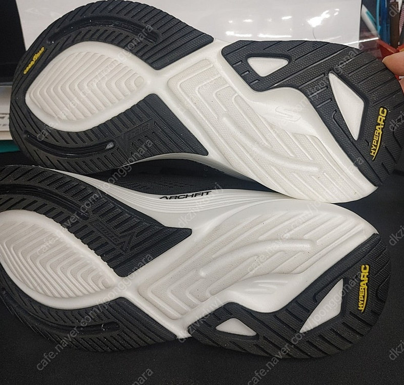 스케쳐스 디스턴스 워커 265--1