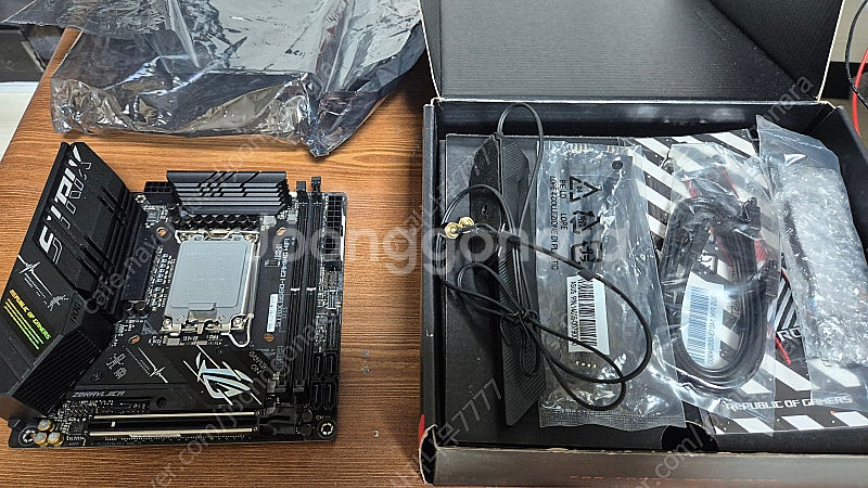 ASUS ROG STRIX B660-ITX--2