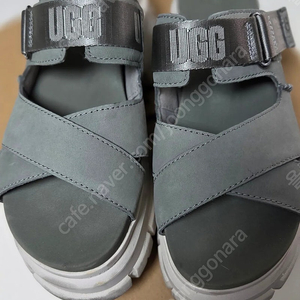 UGG 어그 애쉬톤 슬라이드 키높이 샌들