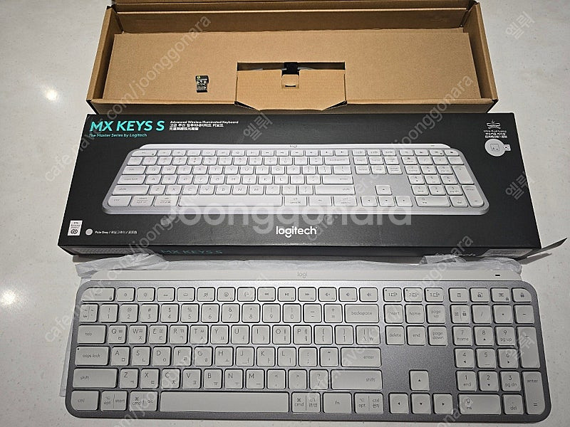 로지텍 MX keys s 무선키보드 화이트 판매합니다....--0