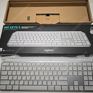 로지텍 MX keys s 무선키보드 화이트 판매합니다.(10만원)