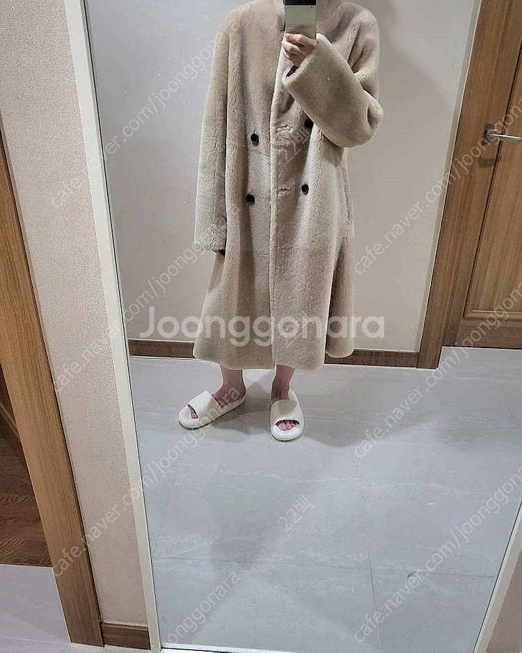 (로보)(ROBO) 새상품 양면 무스탕 코트 *크림색*--4