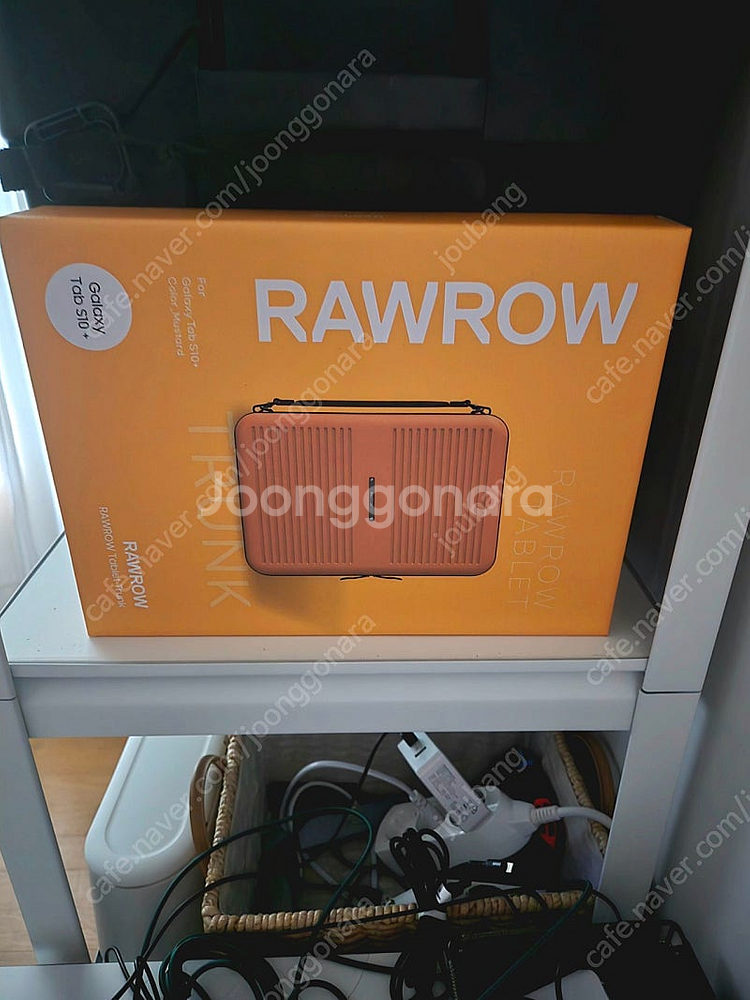 로우로우 갤럭시탭s10+ 하드 파우치 팝니다--0