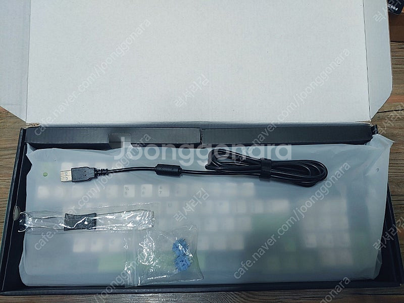 독거미 Aula F99 경해축 키보드 풀박스 팝니다--0