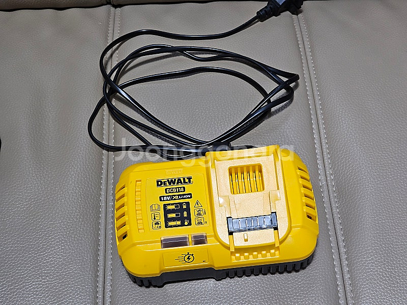 DCB118 디월트 20V 60V (18V-54V) 고...--1