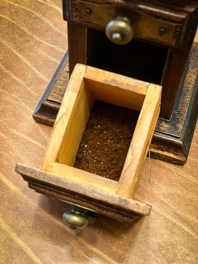 (가격내림)엔틱 이태리 갈리 커피 그라인더 이미지