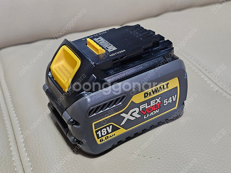 DCB546 디월트 18v(20v) 6Ah 플렉스볼트 ...--0