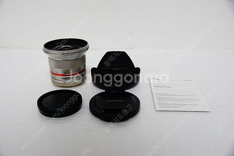 [소니용] 삼양 12mm f2.0 MF 실버 렌즈팝니다...--0