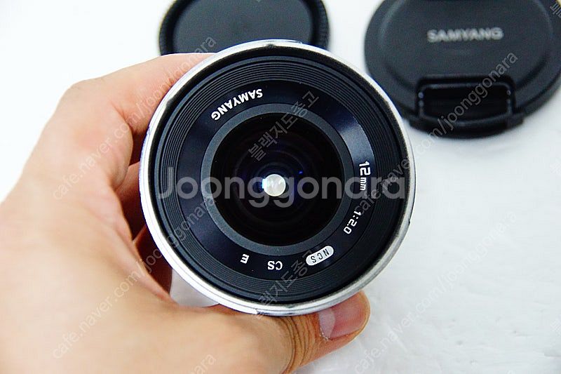 [소니용] 삼양 12mm f2.0 MF 실버 렌즈팝니다...--1