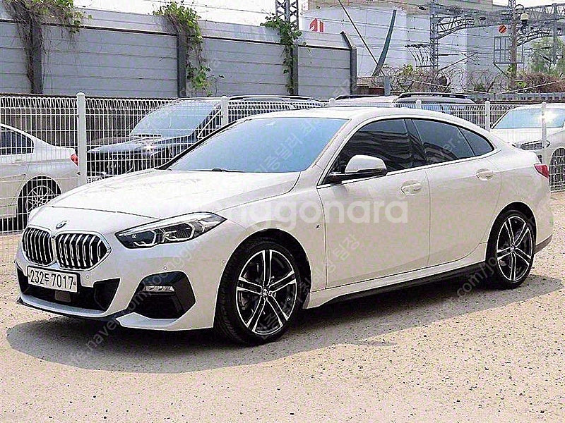 BMW 2시리즈 중고 2시리즈 218d 흰색 2021년...--2