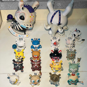 더니(Dunny) 키드로봇 피규어 팝니다.