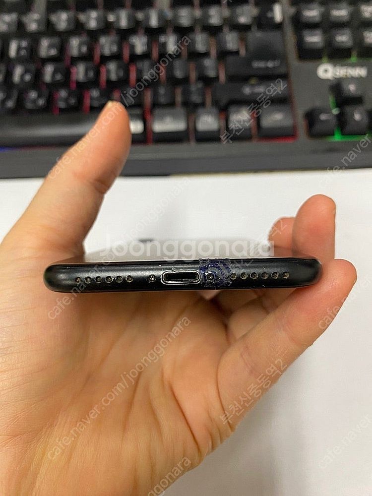 197269 아이폰7 매트블랙 외관깔끔 32GB 무잔상...--6