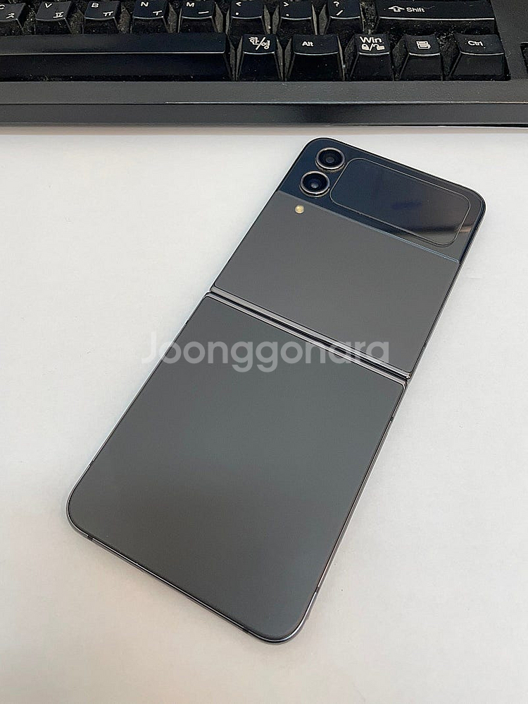 갤럭시Z플립4 블랙 256GB 무잔상 상태좋은 중고23...--0