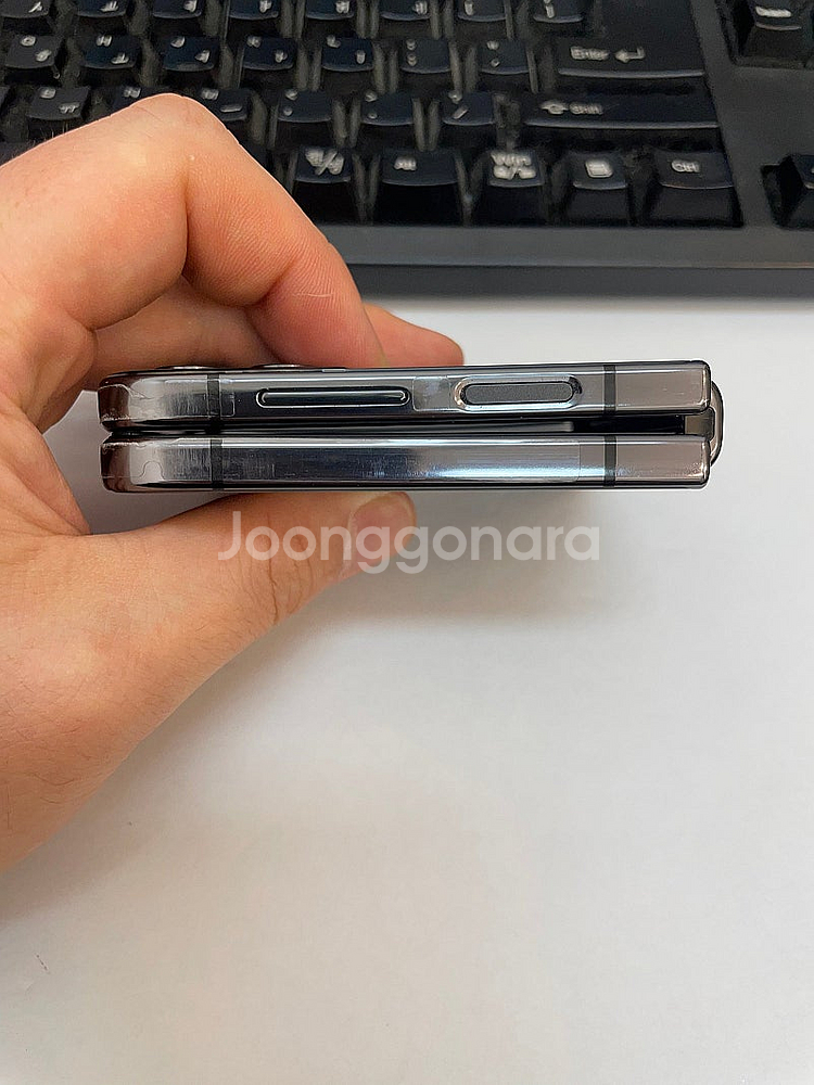 갤럭시Z플립4 블랙 256GB 무잔상 상태좋은 중고23...--6