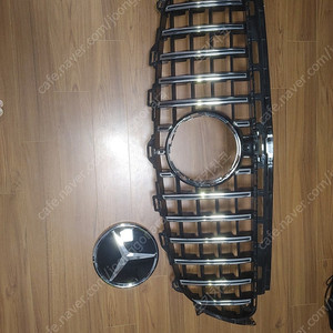 w213전기형 세로그릴 엠블럼